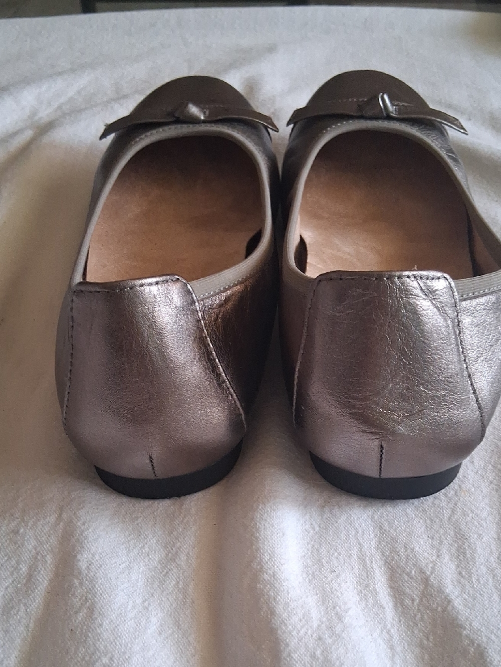 Vionic Amorie Ballet Flats in Metallic Pewter Leather!Size 7.5 - Picture 2 of 7